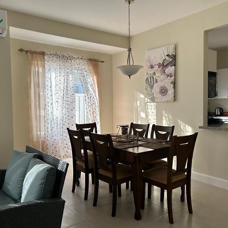 Seamist Villa @Oceanpointe Lucea Comfy 2Br W/Pool Gym & Parking Exteriér fotografie