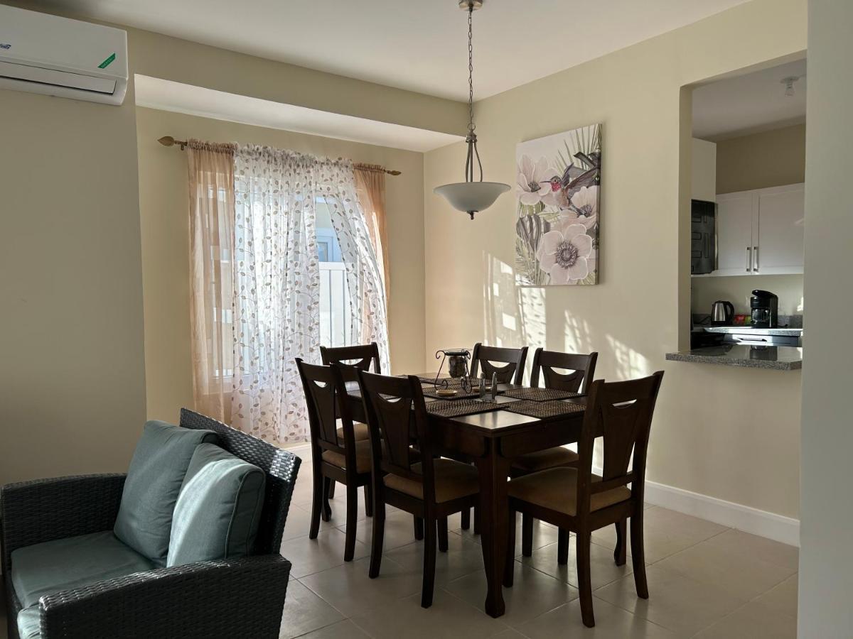 Seamist Villa @Oceanpointe Lucea Comfy 2Br W/Pool Gym & Parking Exteriér fotografie