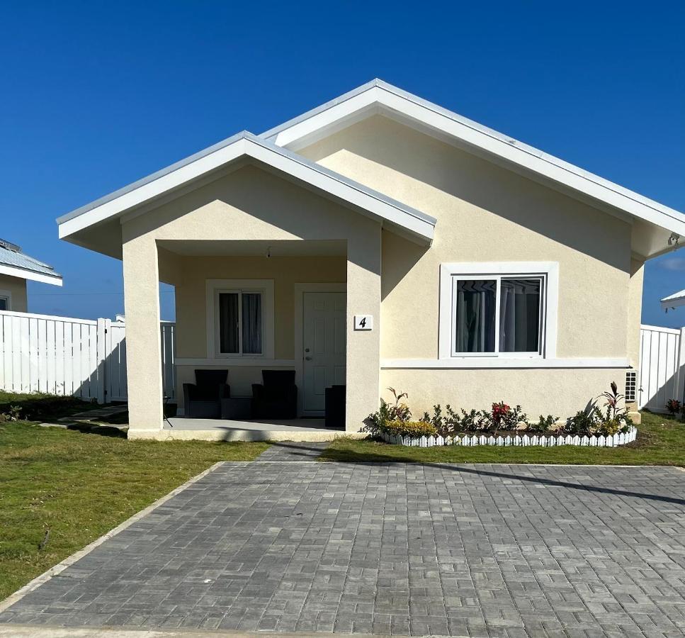 Seamist Villa @Oceanpointe Lucea Comfy 2Br W/Pool Gym & Parking Exteriér fotografie
