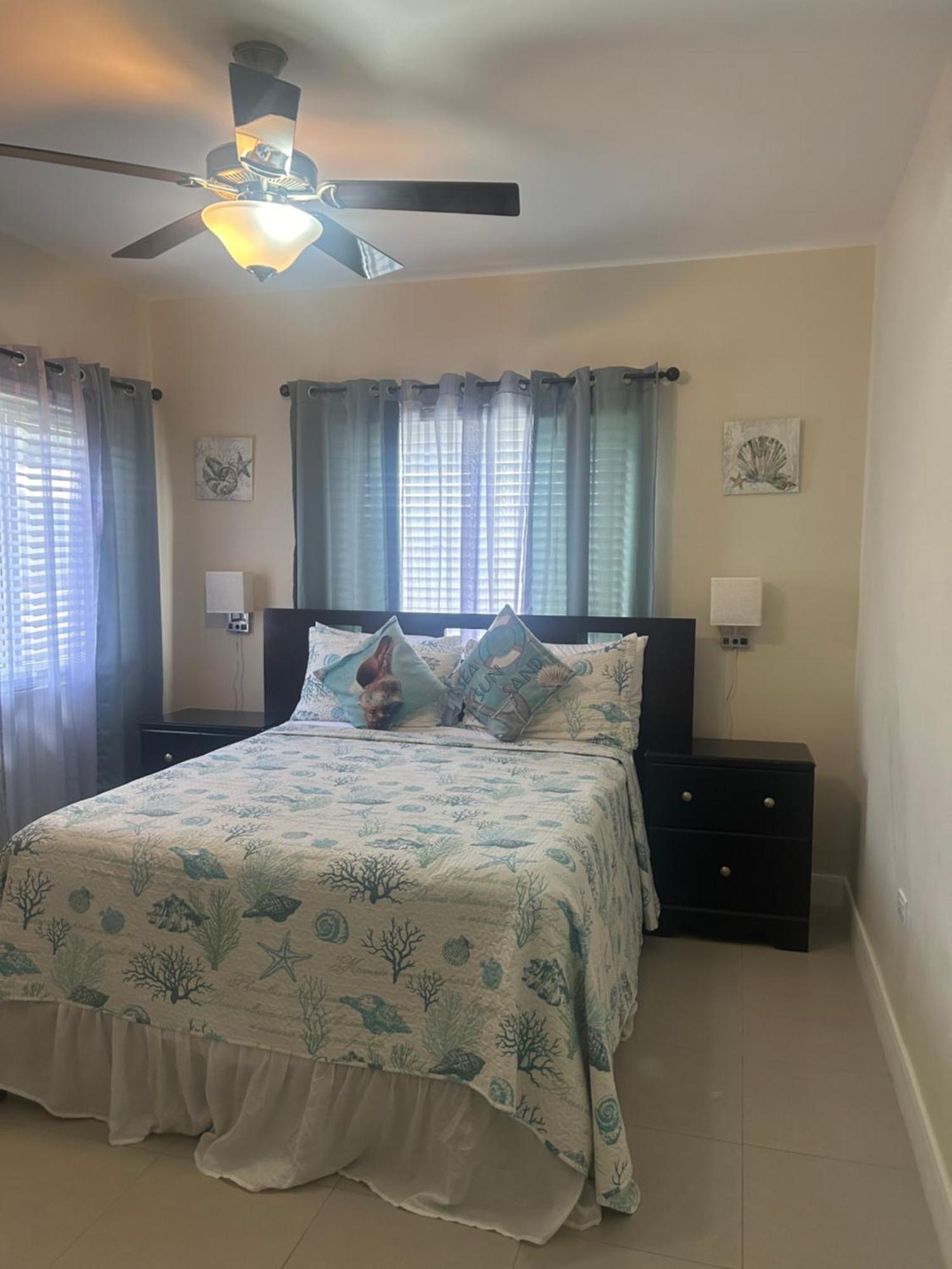 Seamist Villa @Oceanpointe Lucea Comfy 2Br W/Pool Gym & Parking Exteriér fotografie