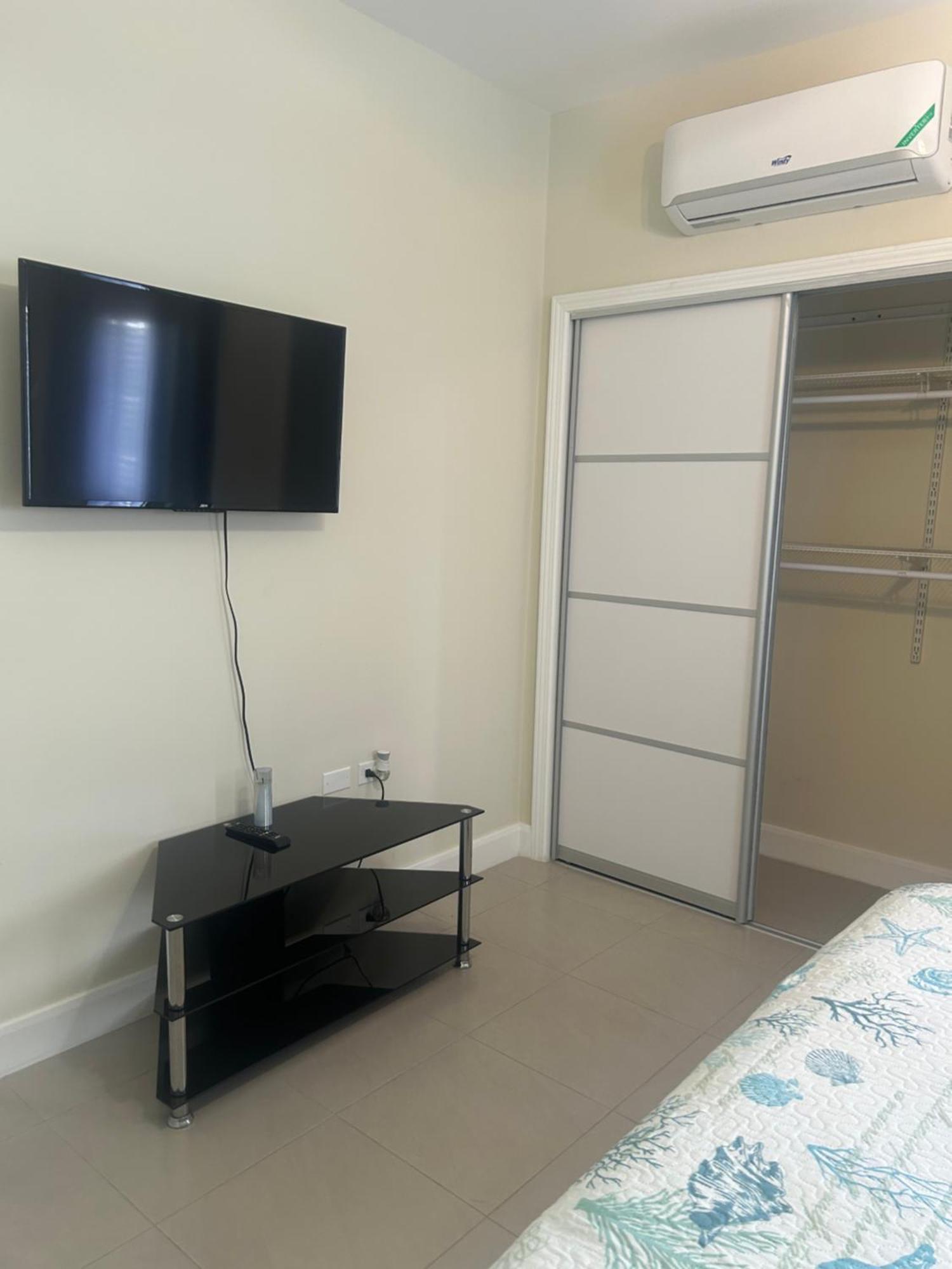 Seamist Villa @Oceanpointe Lucea Comfy 2Br W/Pool Gym & Parking Exteriér fotografie